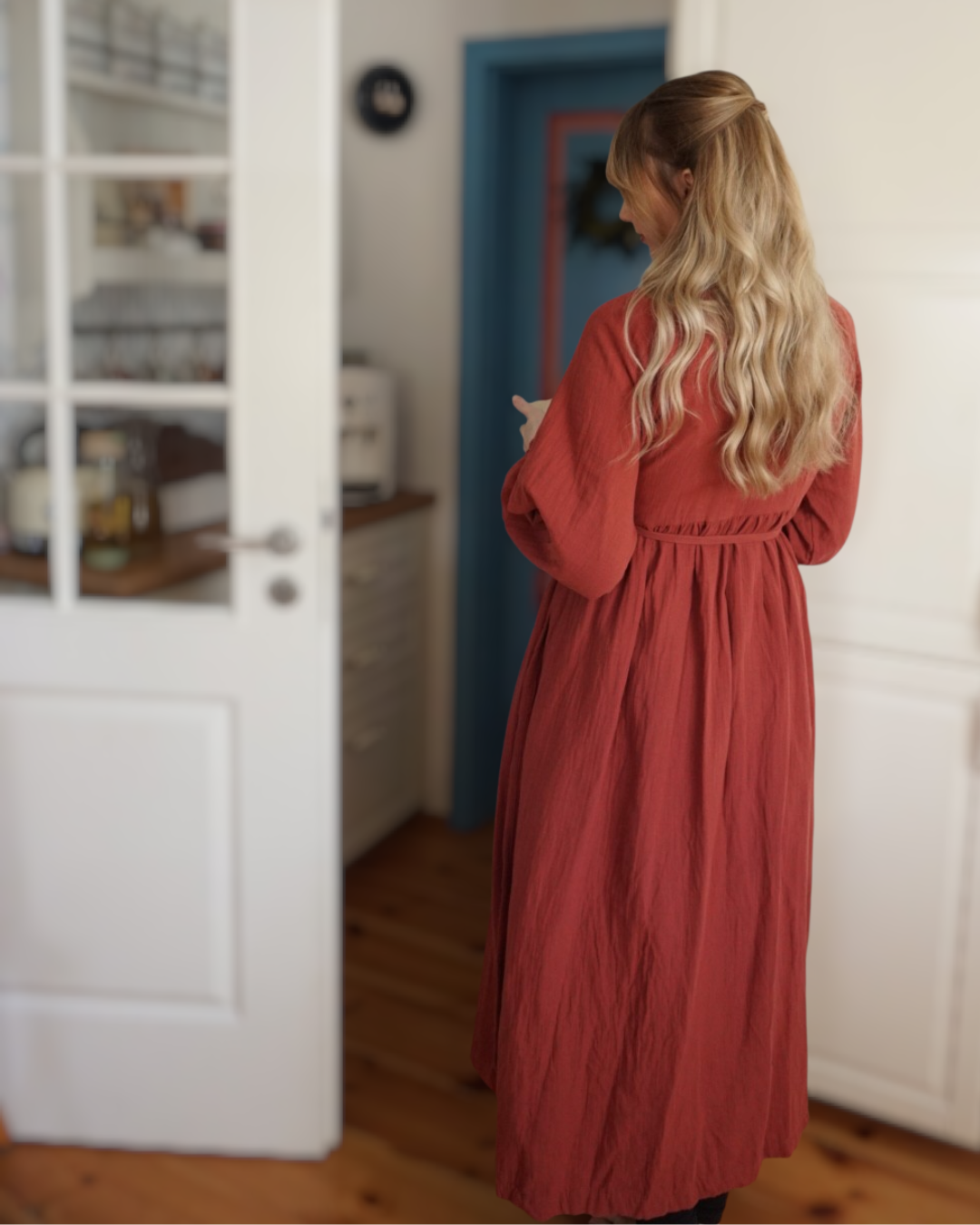 Breastfeeding-friendly wrap abaya "Lunaria" made from organic cotton (burgundy)