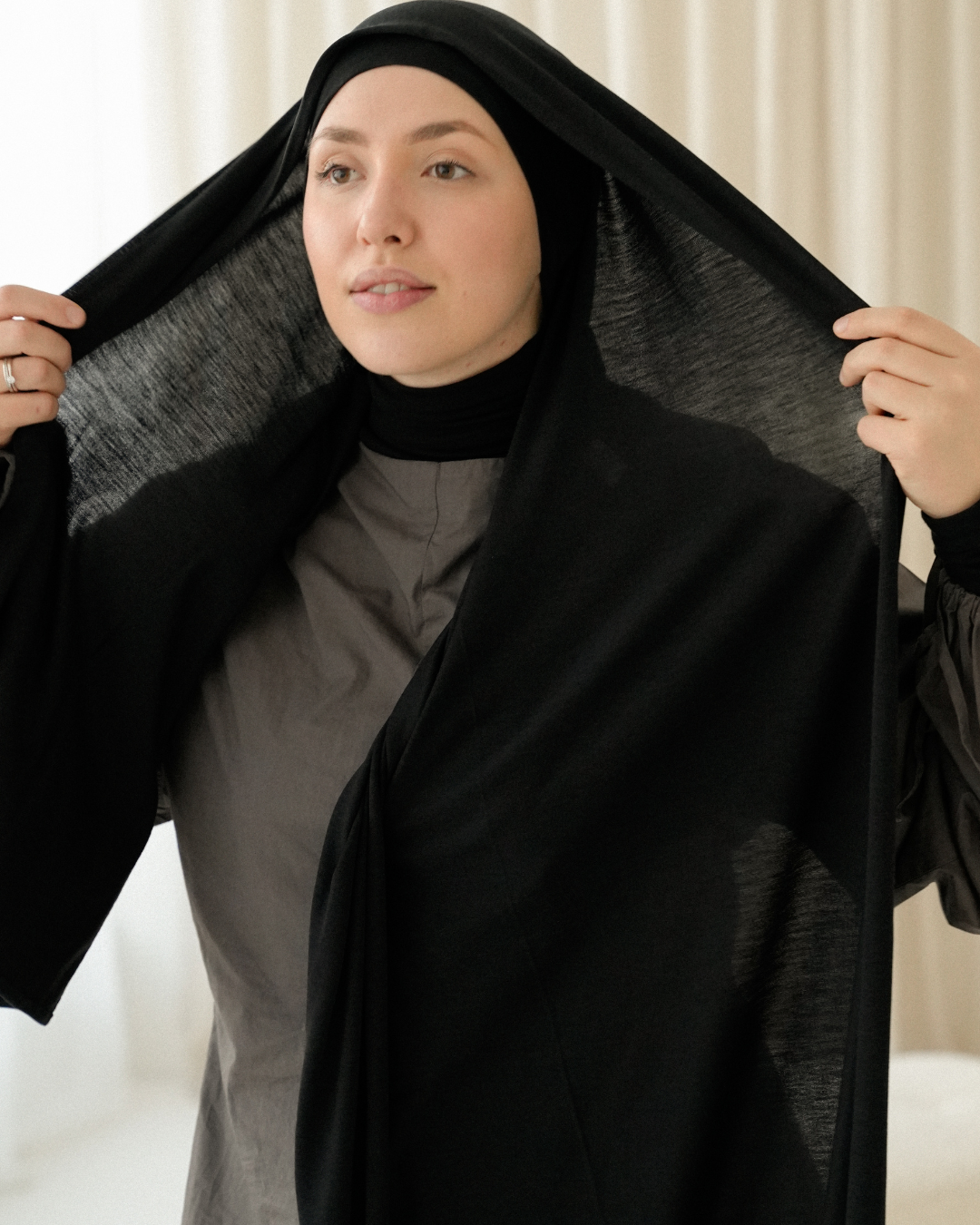 Premium jersey hijab "Mariposa" made of silk and organic cotton (Black)