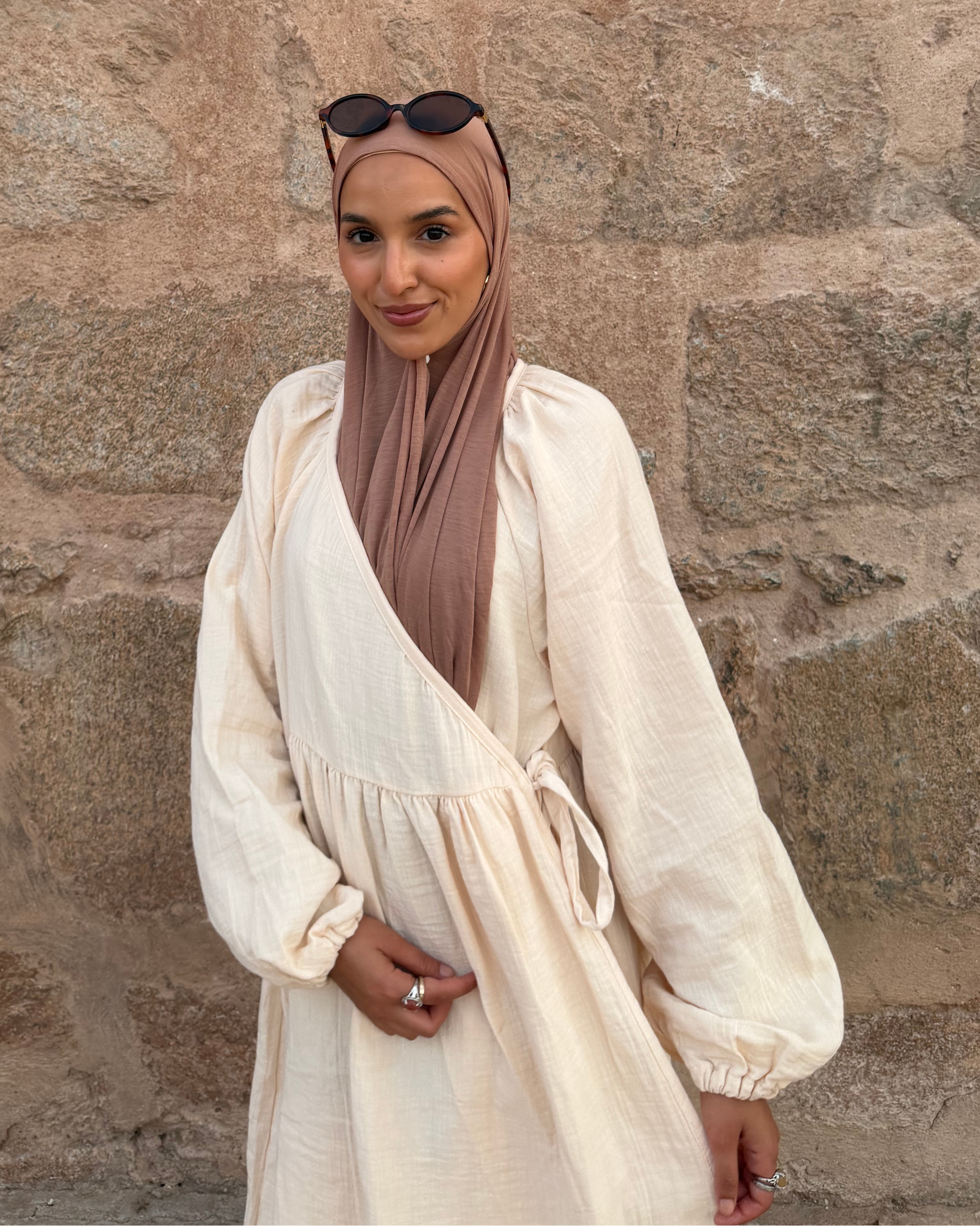 Breastfeeding-friendly wrap abaya "Lunaria" made from organic cotton (Powder)