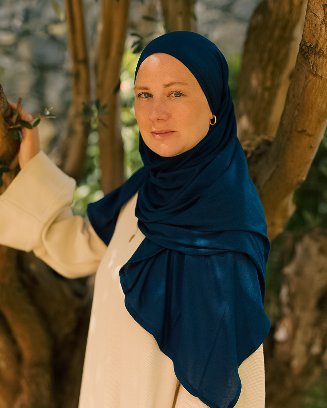Hijab ultra-léger en coton biologique « Airielle » (bleu marine)