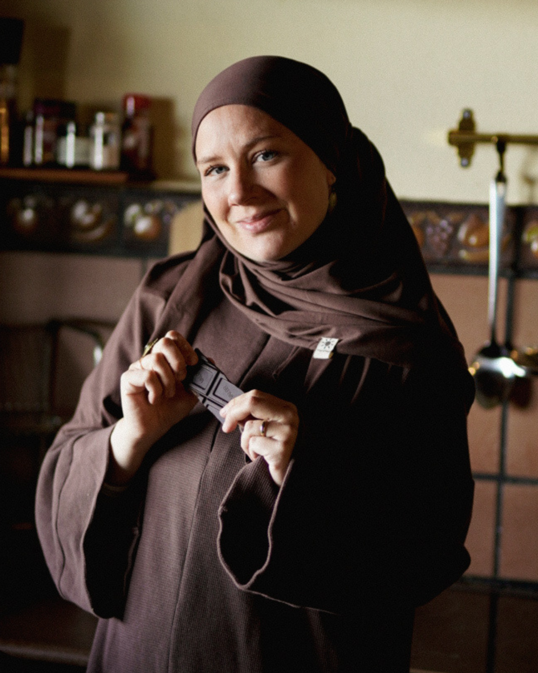 Hijab léger en jersey « Hava » 100 % coton biologique (Mousse au Chocolat)