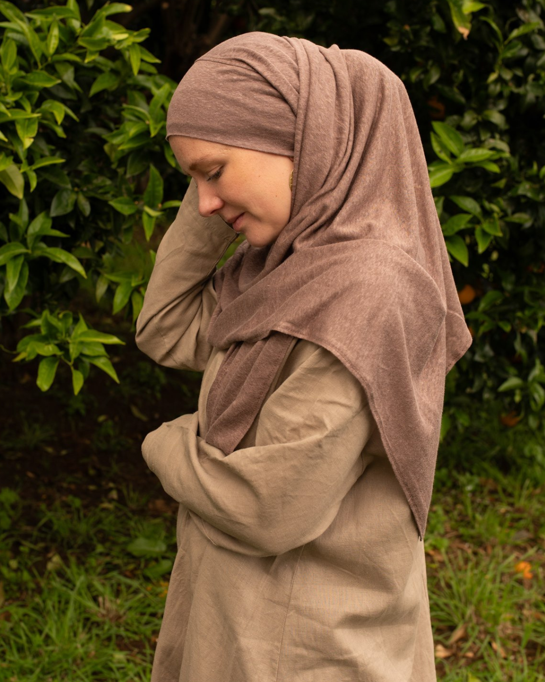 Hijab en jersey « Leena » - 100 % lin (taupe foncé)