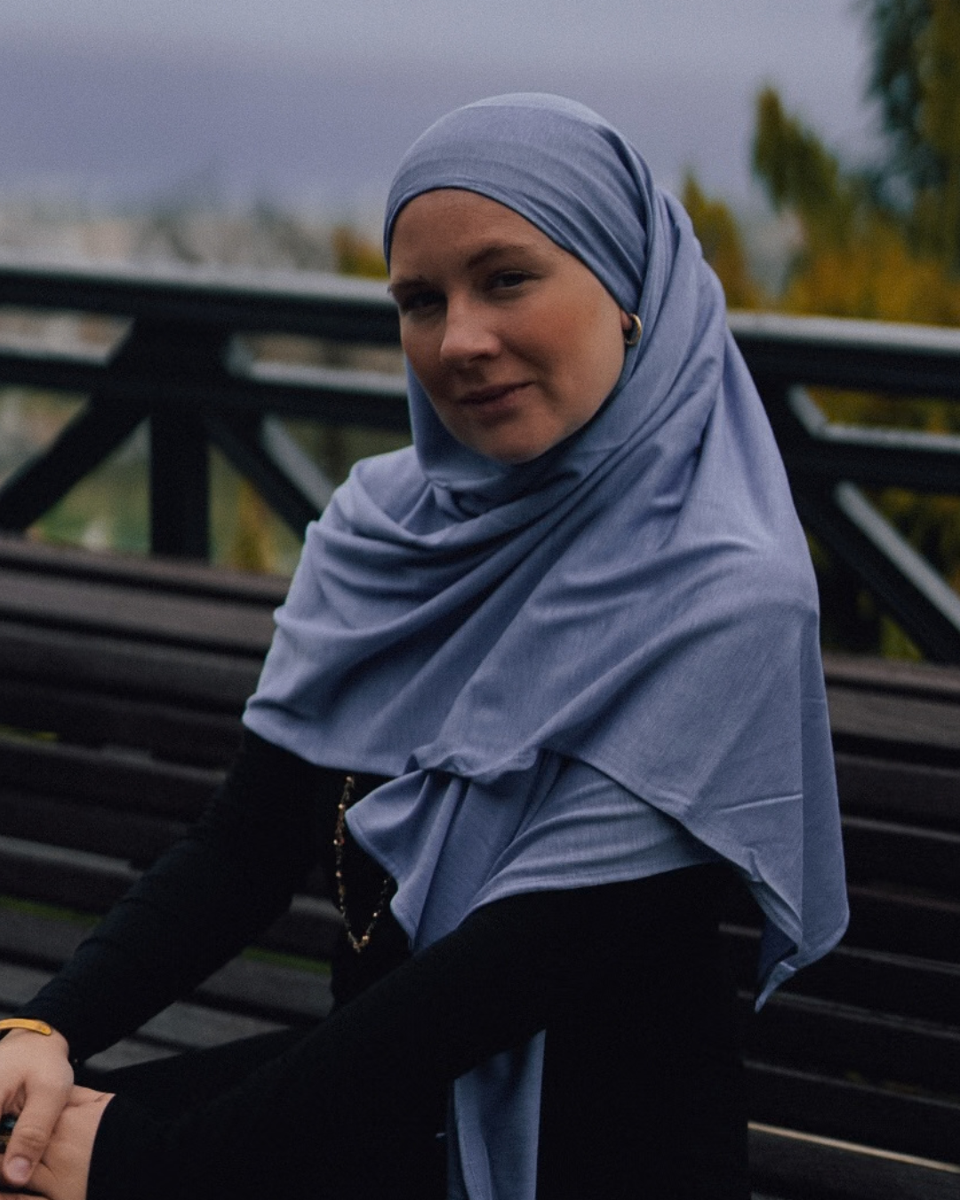 Hijab Premium Jersey « Mariposa » en soie et coton biologique (Azzurro)