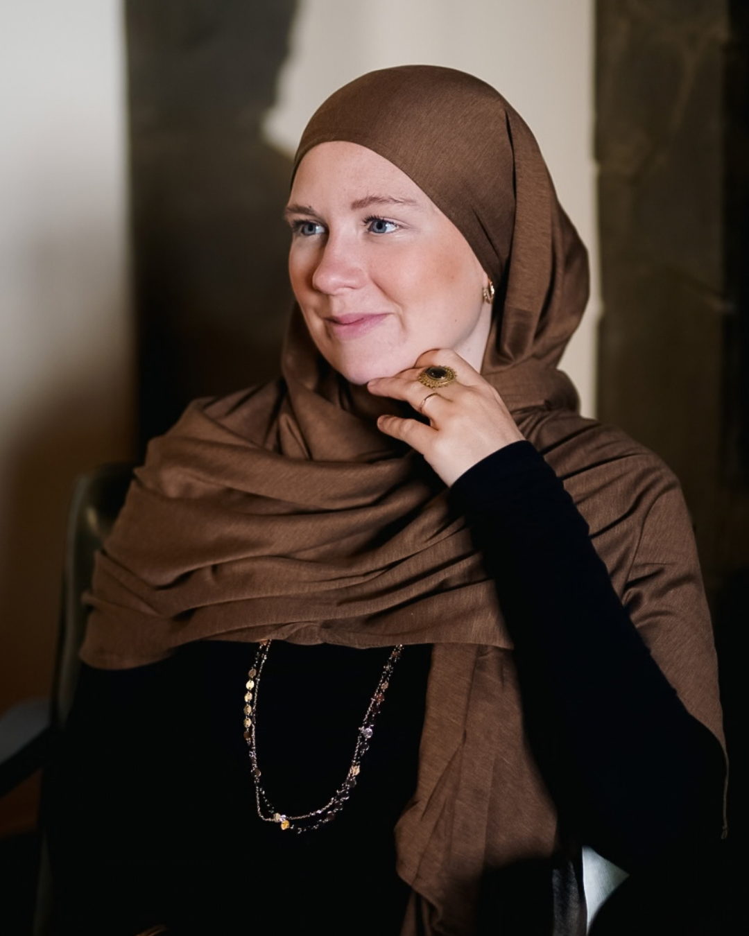 Premium Jersey Hijab "Mariposa" made of silk and organic cotton (Chestnut)