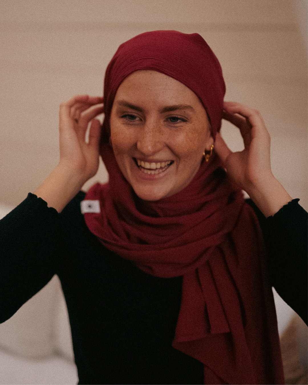 Crinkle Chiffon Hijab "Sandy" aus Viskose und Leinen (Ruby)