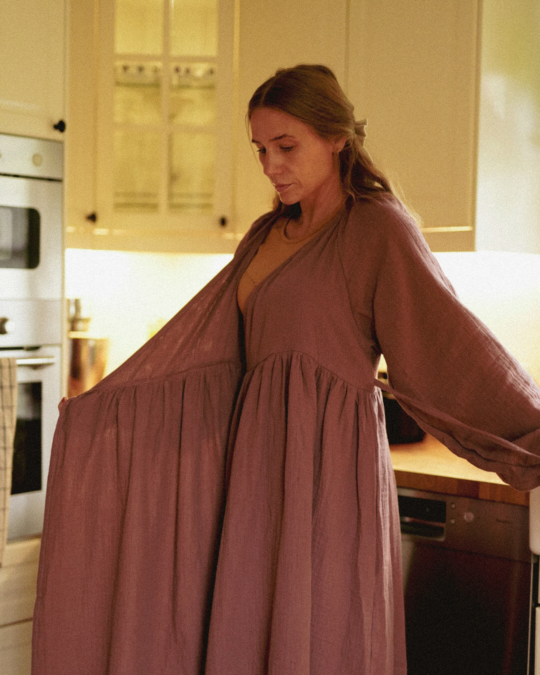 Stillfreundliche Wickel Abaya "Lunaria" aus Bio-Baumwolle (Plum)