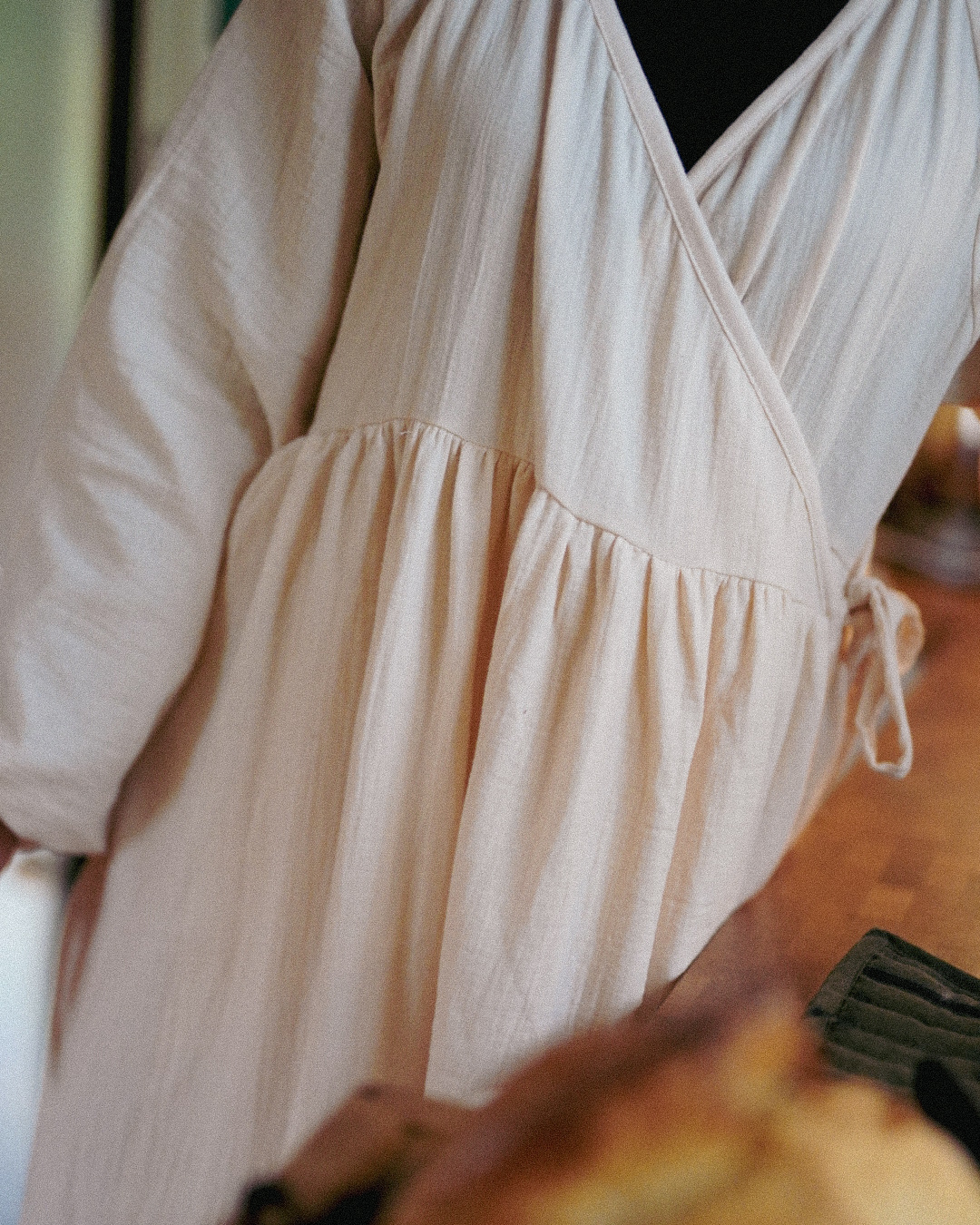 Stillfreundliche Wickel Abaya "Lunaria" aus Bio-Baumwolle (Powder)