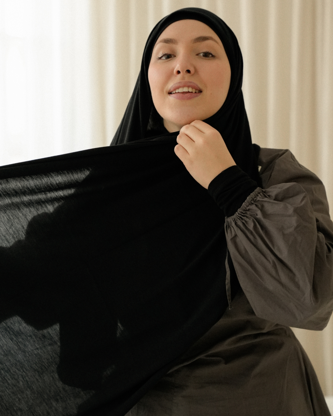 Premium jersey hijab "Mariposa" made of silk and organic cotton (Black)