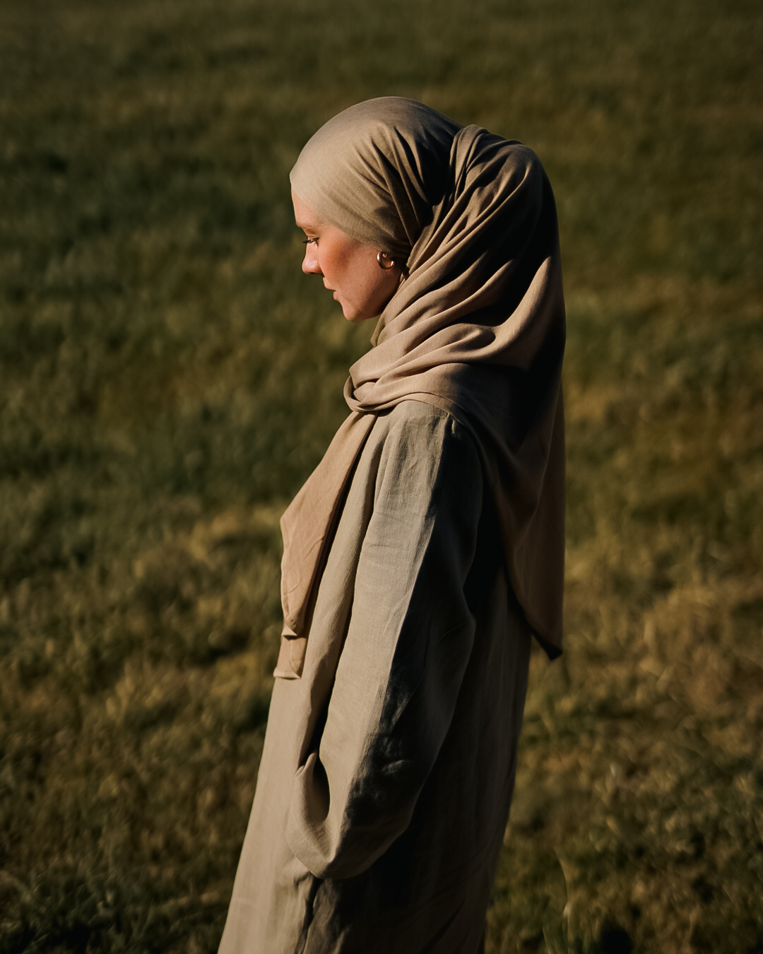 Imperfect "Mariposa" Hijab aus Seide und Bio-Baumwolle (Beige) 005