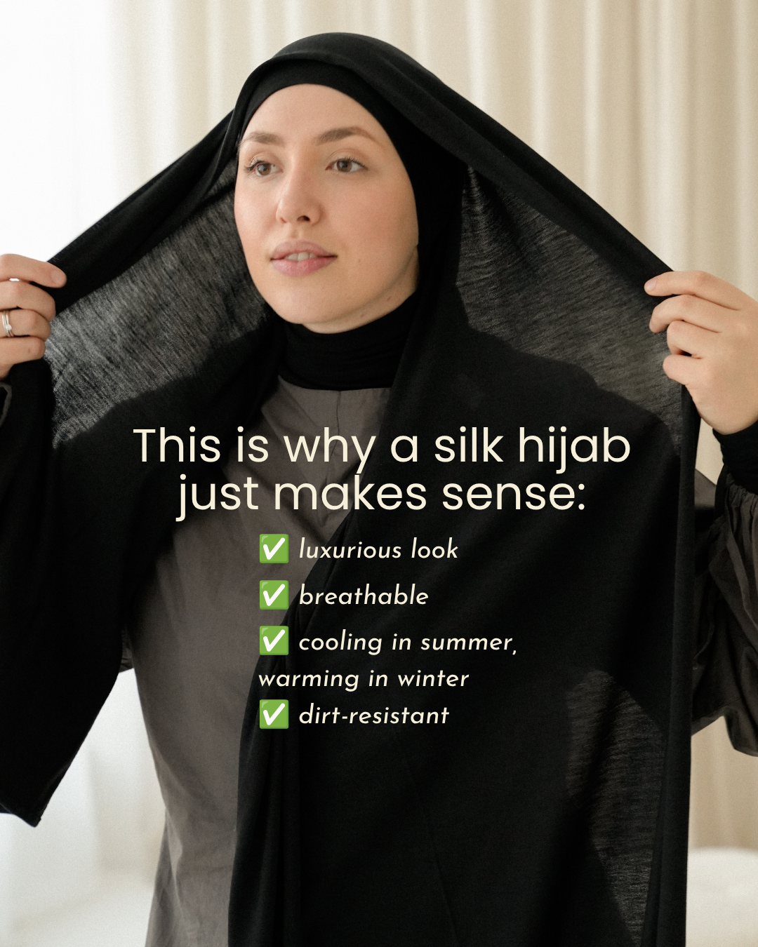 Le hijab « Mariposa » en soie et coton biologique (noir)