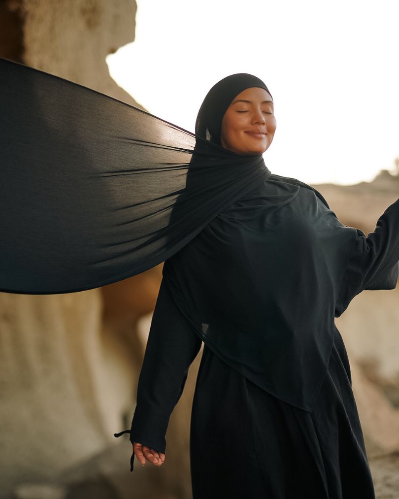 Bio-Hijab "Aurela" aus luxuriösem Micromodal und Cashmere (Black)