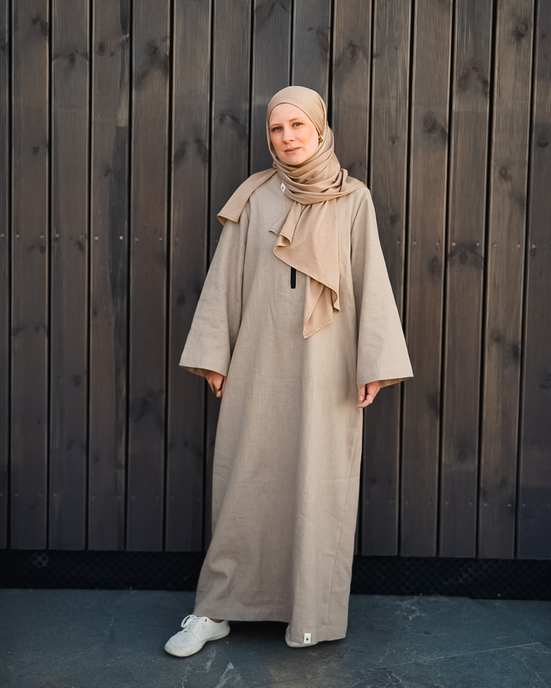 Imperfect "Mariposa" Hijab aus Seide und Bio-Baumwolle (Beige) 005