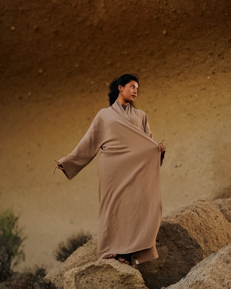 Open Abaya „Jumana“ aus reiner Bio-Baumwolle (Light Brown)