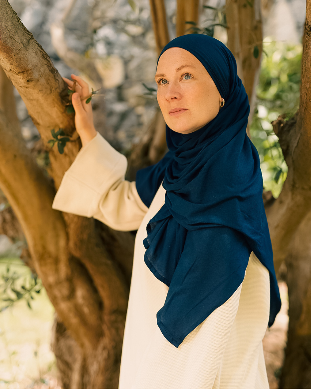 Ultra Light Hijab aus Bio-Baumwolle "Airielle" (Navy)