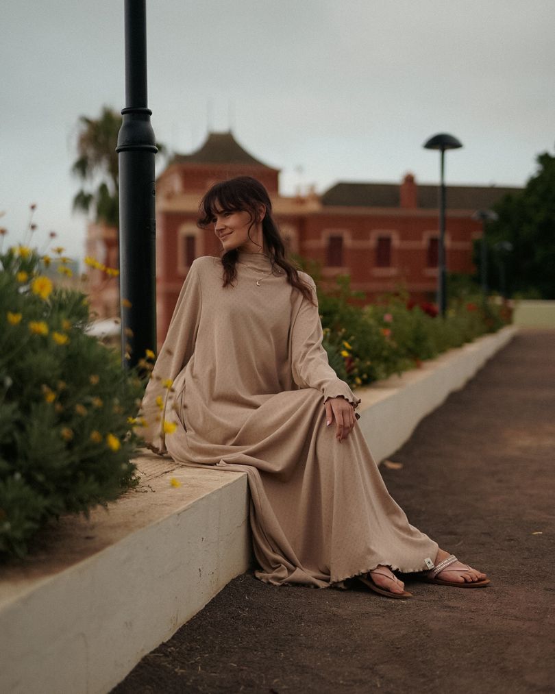 Pointelle Abaya „Amélie“ aus reiner Baumwolle (Cappuccino)