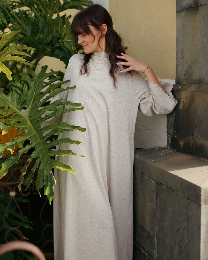 Pointelle Abaya „Amélie“ aus reiner Baumwolle (Sand)