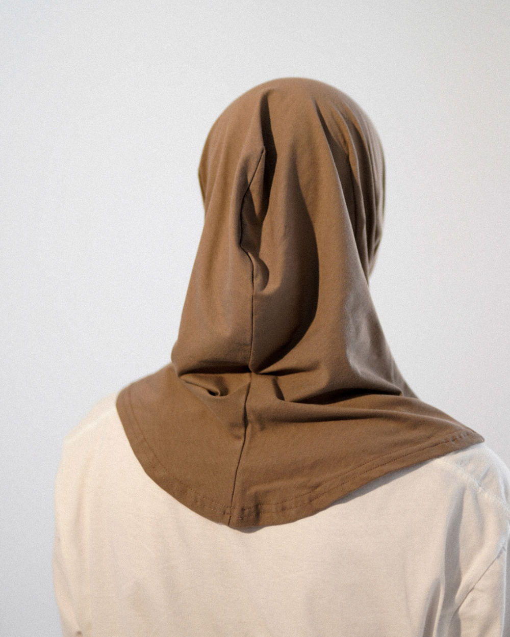 Balaclava - Sport- & Freizeit-Hijab, aus Bio-Baumwolle - Walnut