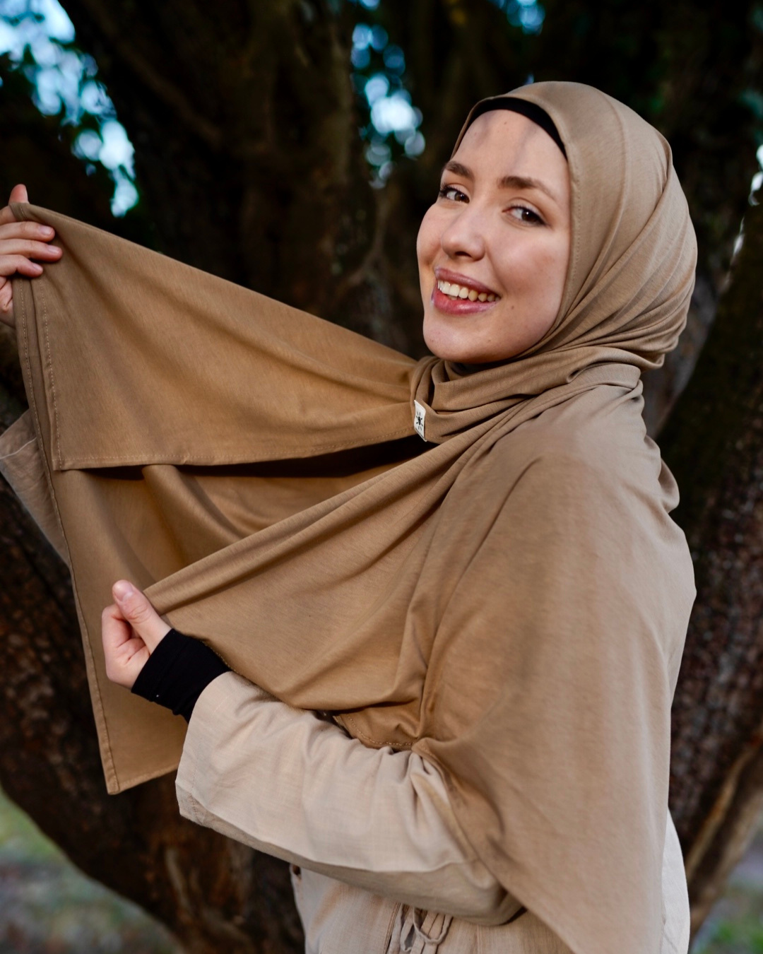 Leichter Jersey Hijab "Hava" aus 100% Bio-Baumwolle - Warm Almond