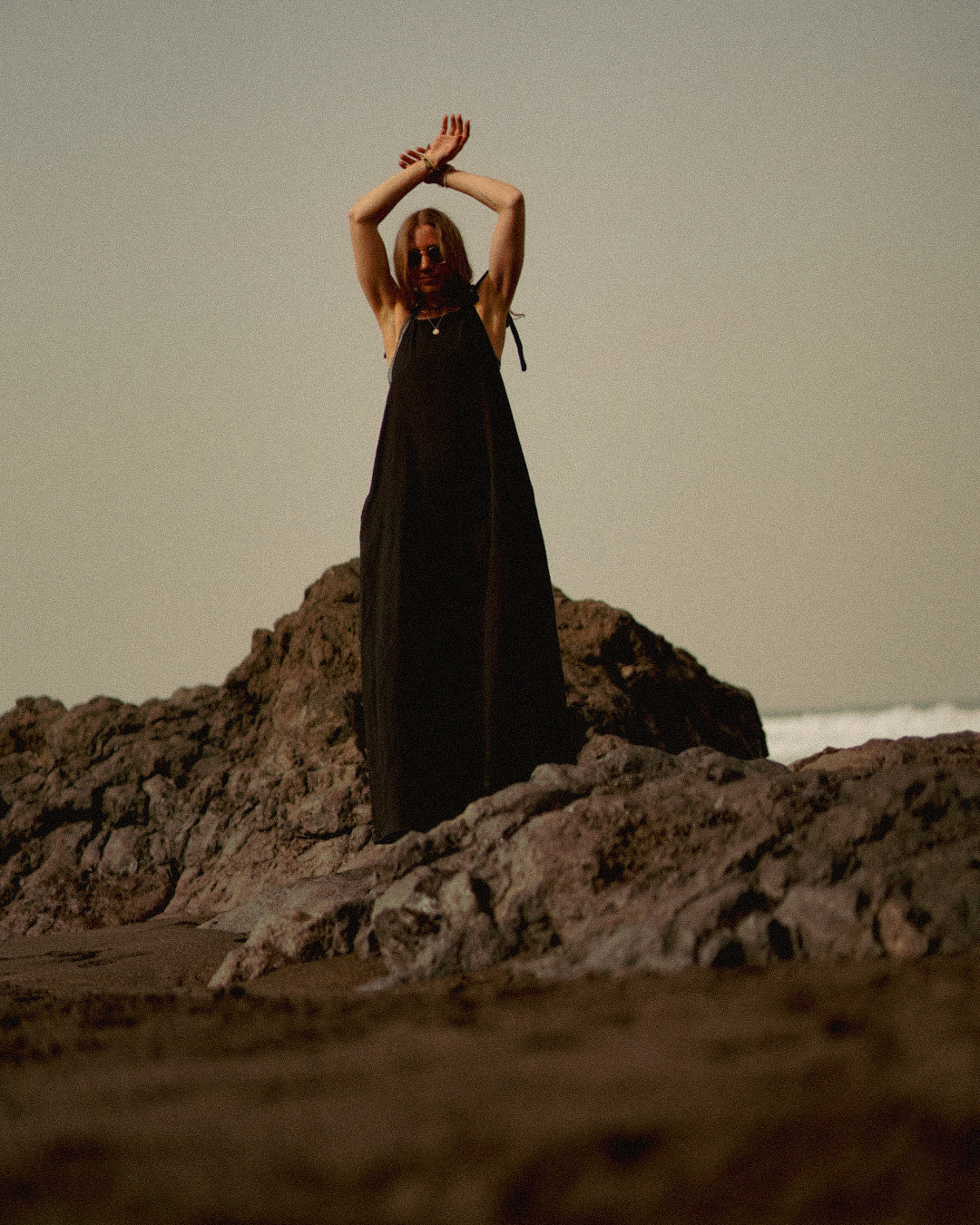 "Irma" Knot Dress Made of Organic Cotton (Black)