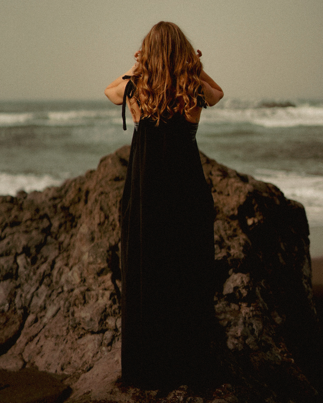 "Irma" Knot Dress Made of Organic Cotton (Black)