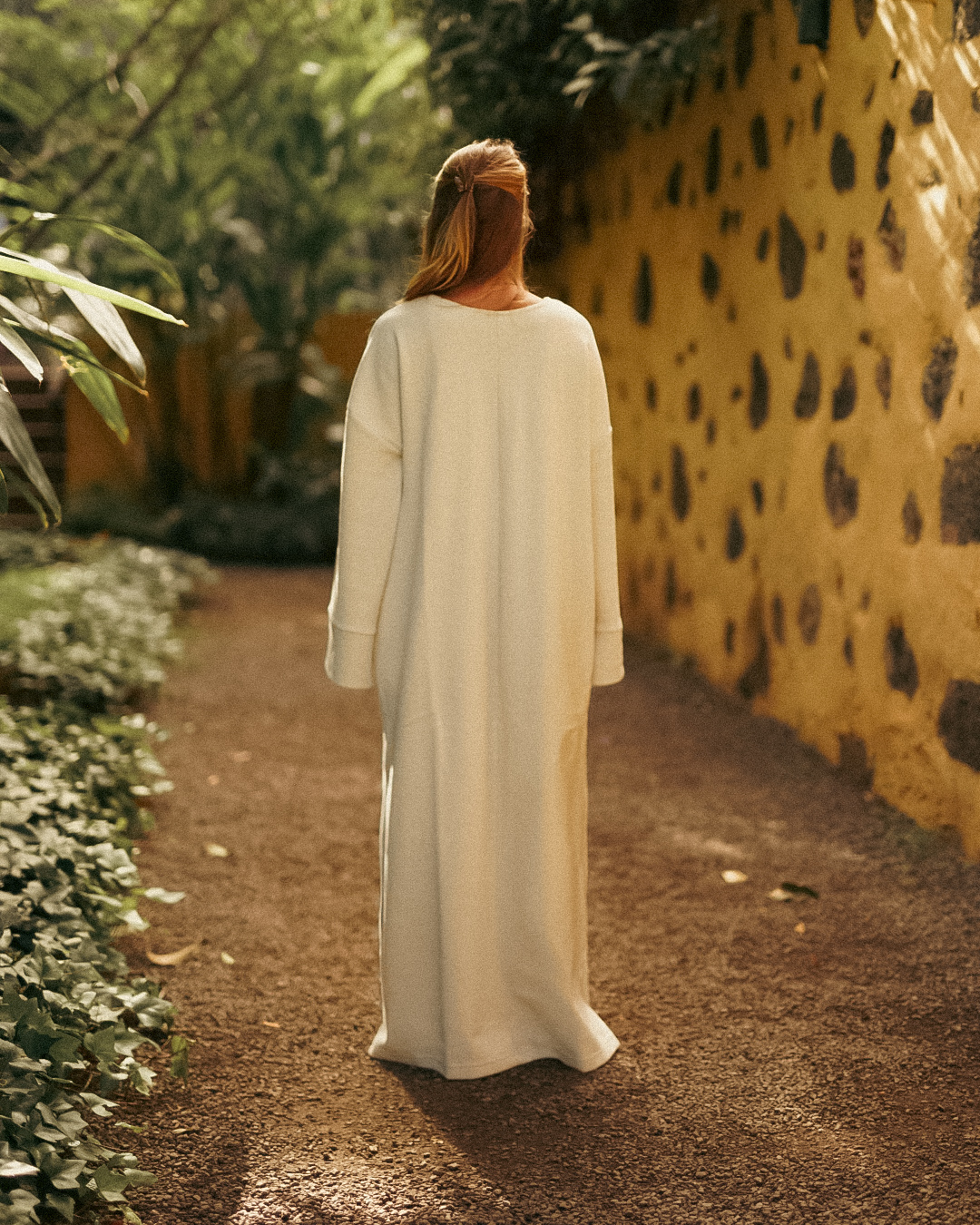 Warme Abaya "Laila" aus Bio-Baumwolle (Marzipan)