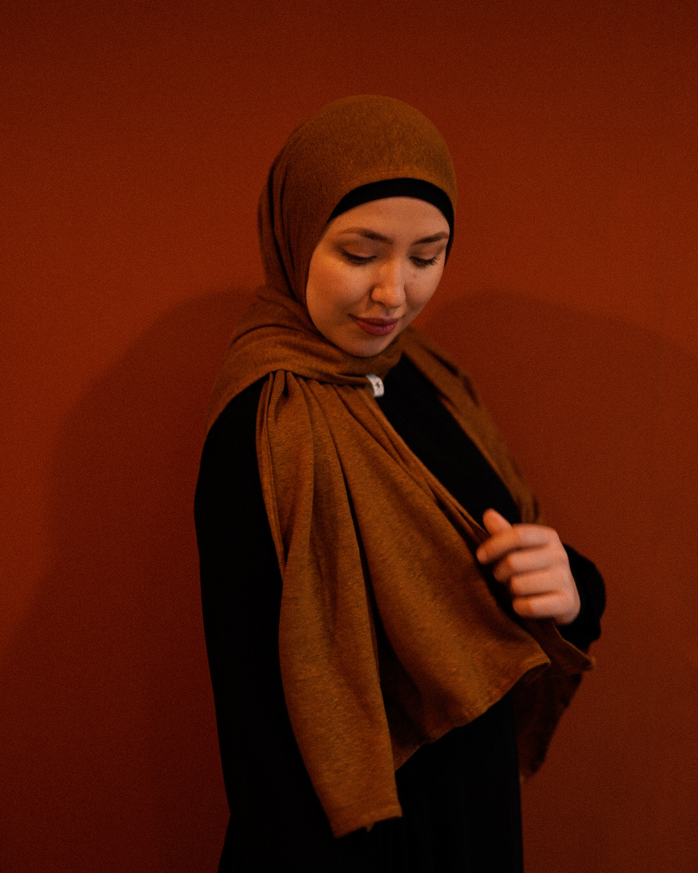 Jersey Hijab - 100% Leinen - Teak - "Leena"