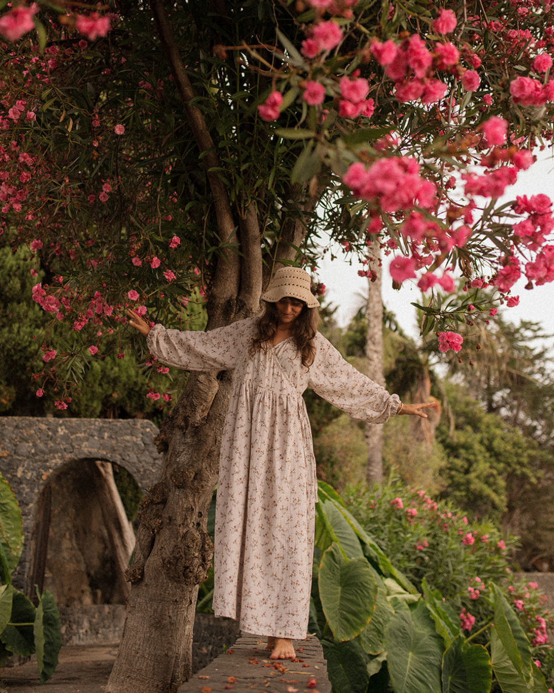 Stillfreundliche Wickel Abaya "Lunaria" aus Bio-Baumwolle (Fleur)