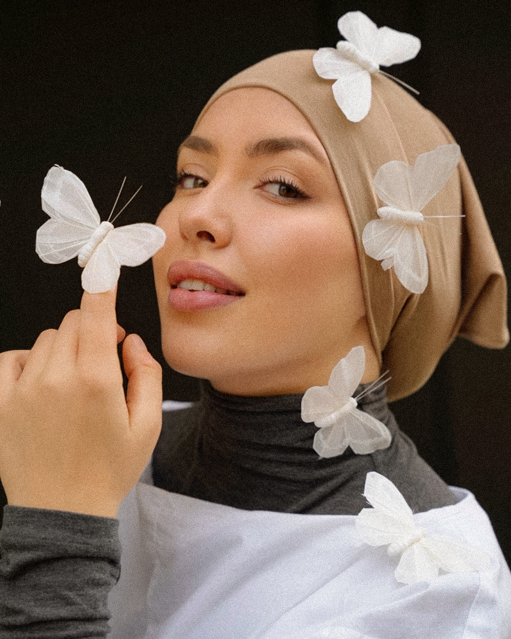 Schlauchbonnet aus Seide und Bio-Baumwolle "Mariposa" (Beige)