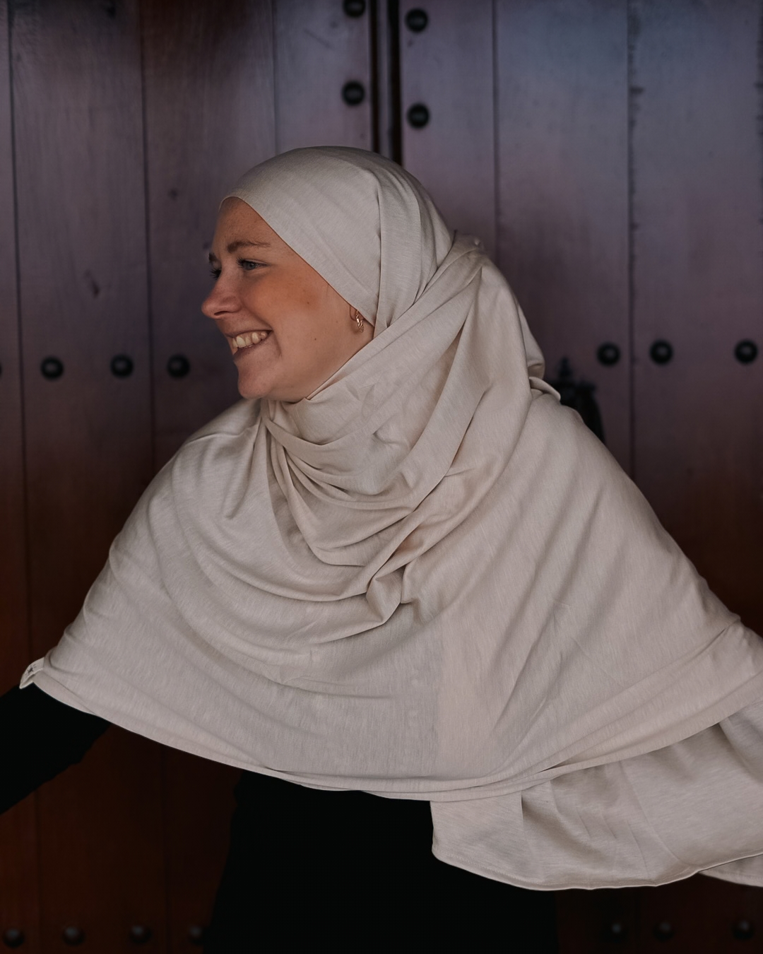 Hijab en jersey haut de gamme « Mariposa » en soie et coton biologique (crème)