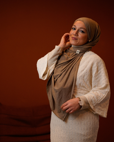 Premium jersey hijab made of silk and organic cotton hazelnut - 