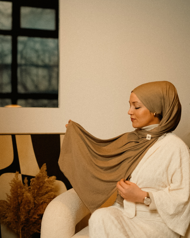 Premium jersey hijab made of silk and organic cotton hazelnut - "Mariposa"