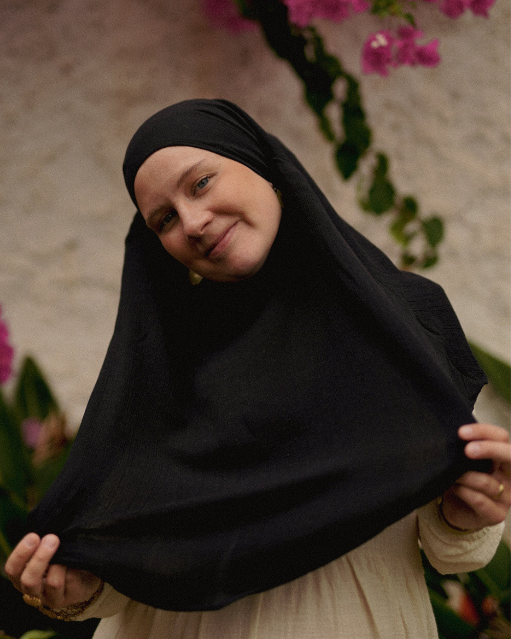 Mini Khimar Sandy aus Viskose und Leinen (Black)