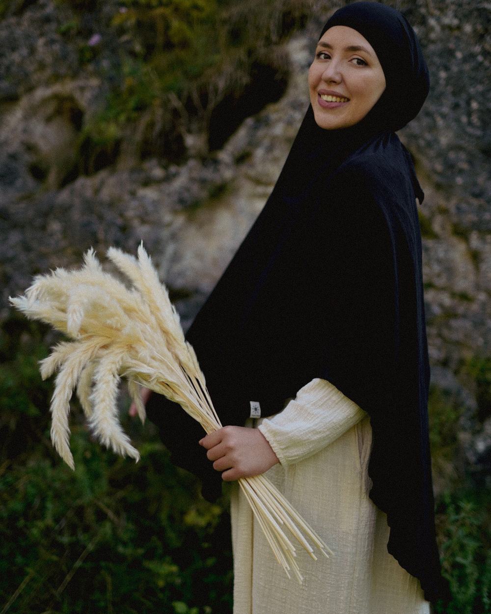 Sandy Crinkle Khimar aus Viskose und Leinen (Black)