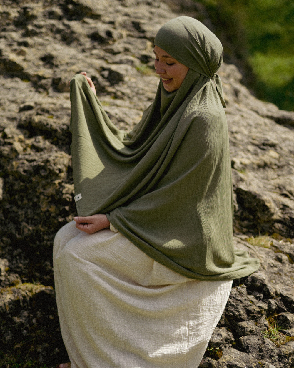 Sandy Crinkle Khimar aus Viskose und Leinen (Forest Green)