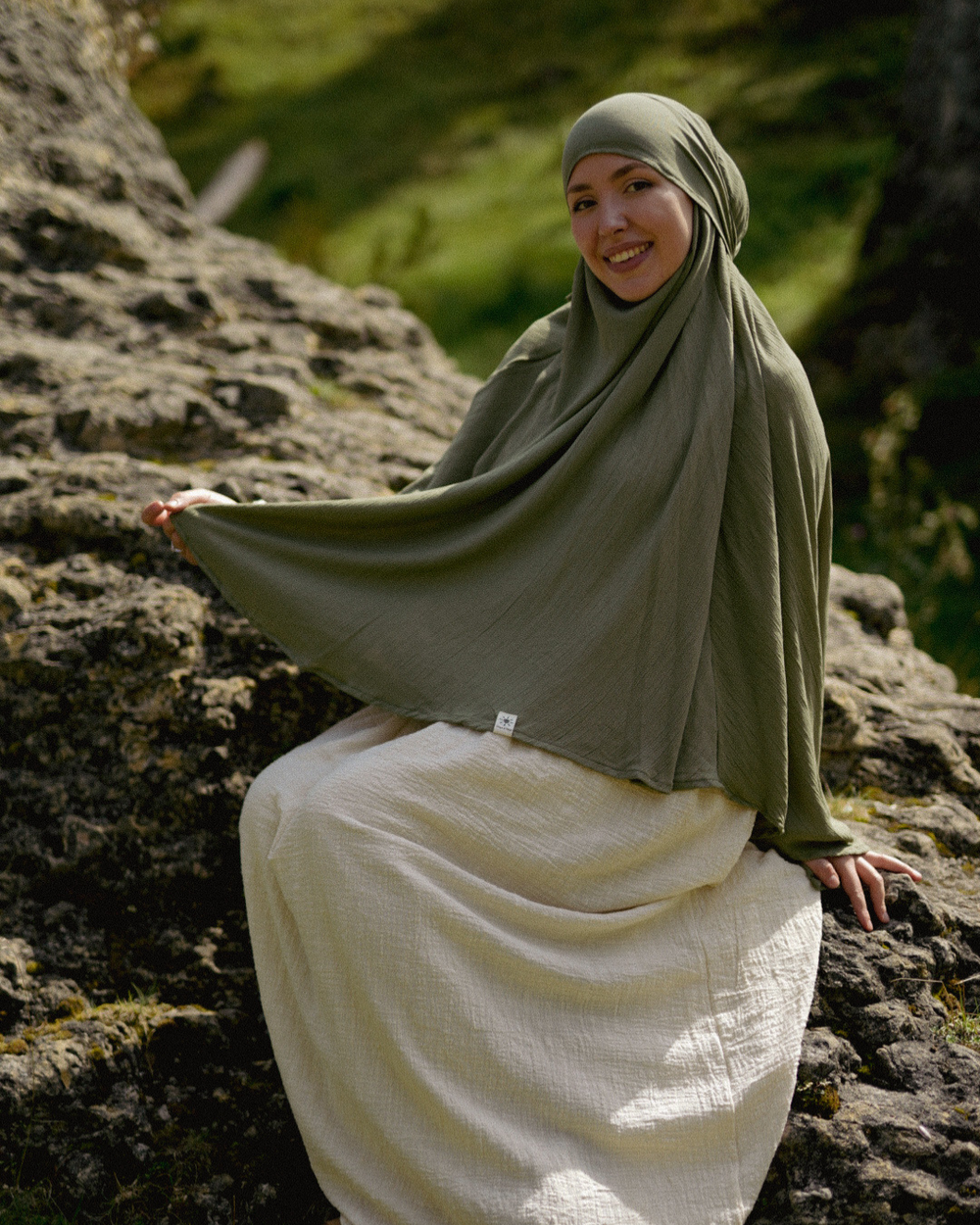 Sandy Crinkle Khimar aus Viskose und Leinen (Forest Green)