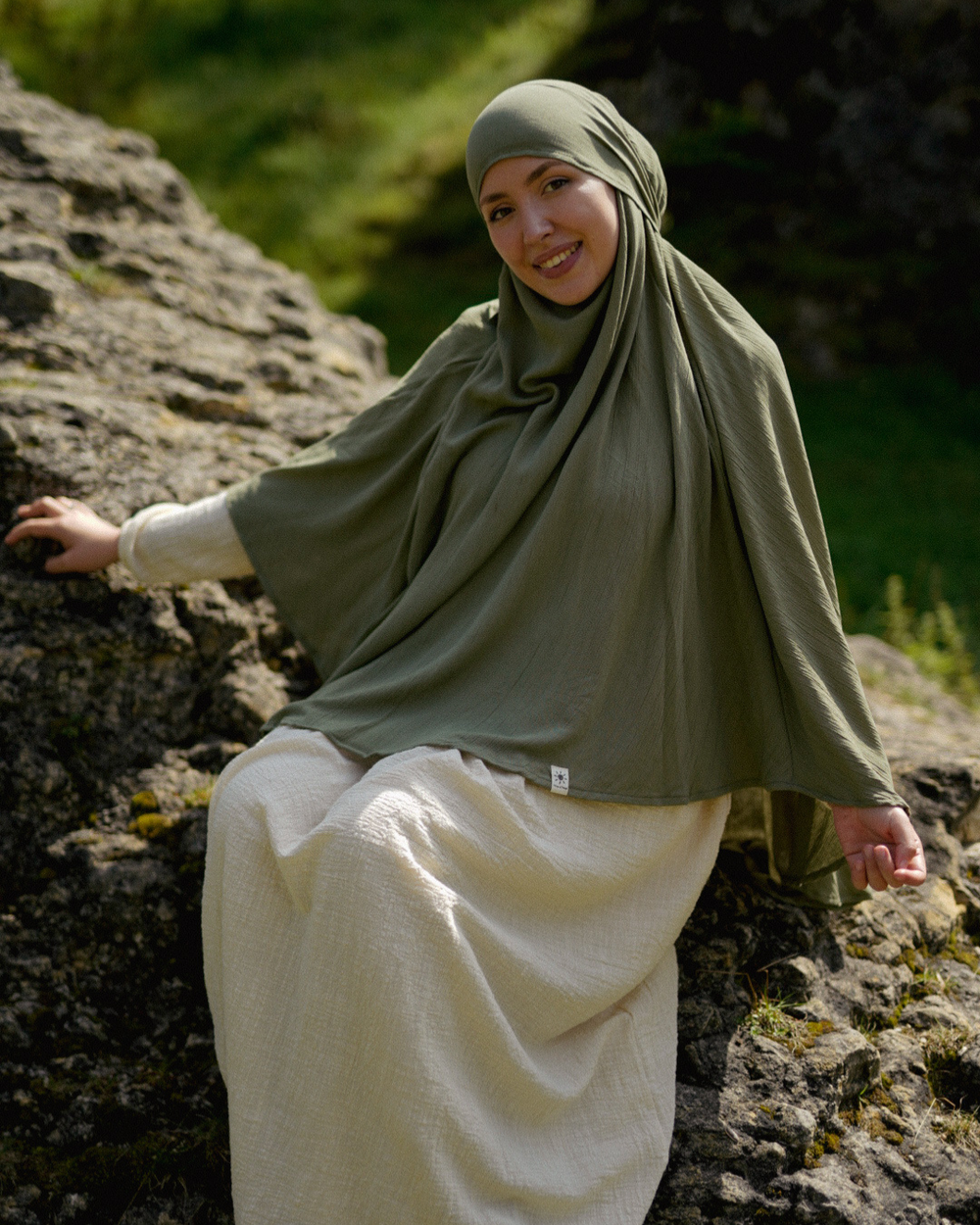 Sandy Crinkle Khimar aus Viskose und Leinen (Forest Green)