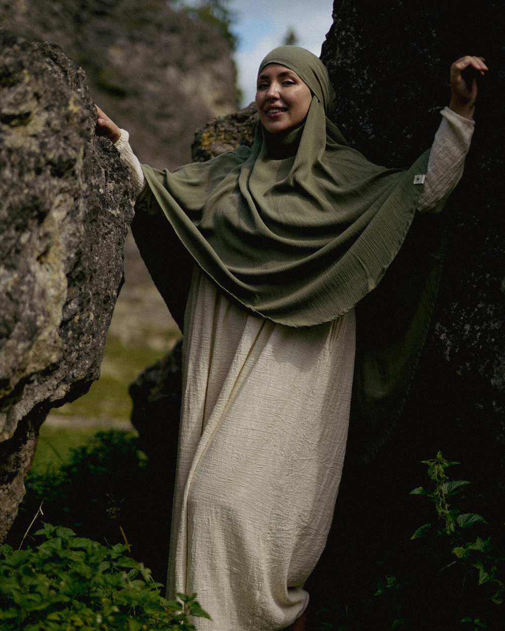Sandy Crinkle Khimar aus Viskose und Leinen (Forest Green)