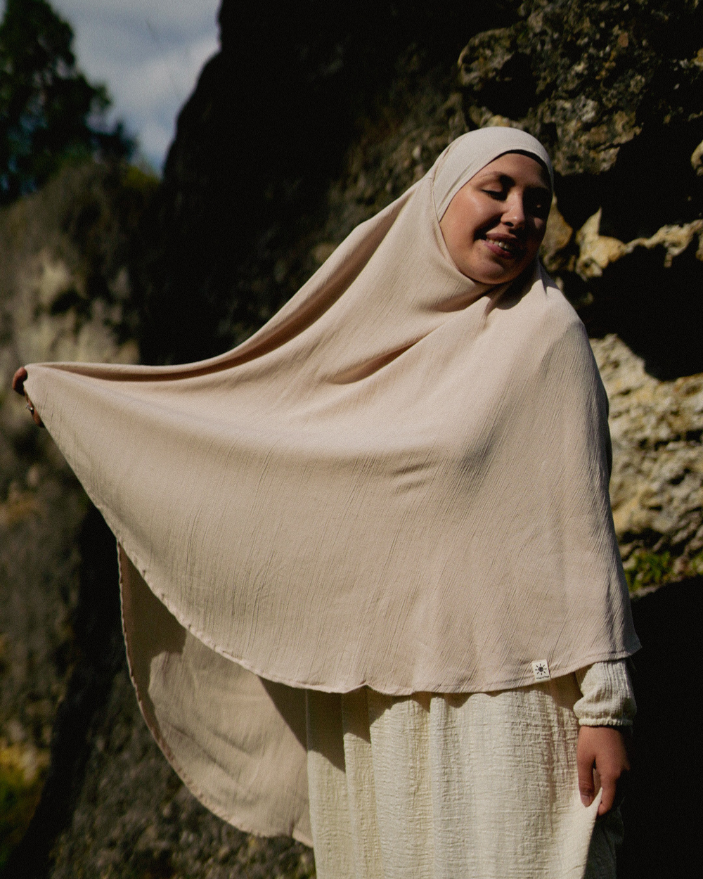 Sandy Crinkle Khimar aus Viskose und Leinen (Linen Beige)