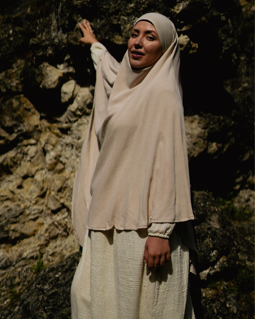 Sandy Crinkle Khimar aus Viskose und Leinen (Linen Beige)