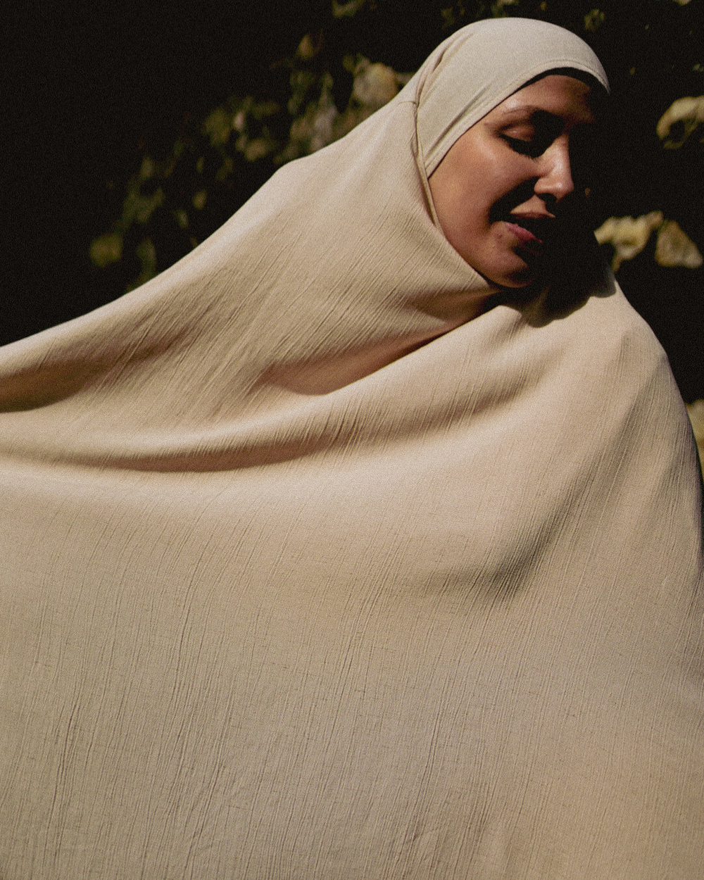 Sandy Crinkle Khimar aus Viskose und Leinen (Linen Beige)