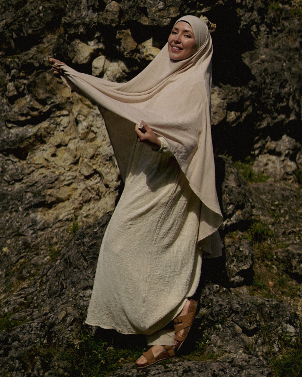 Sandy Crinkle Khimar aus Viskose und Leinen (Linen Beige)