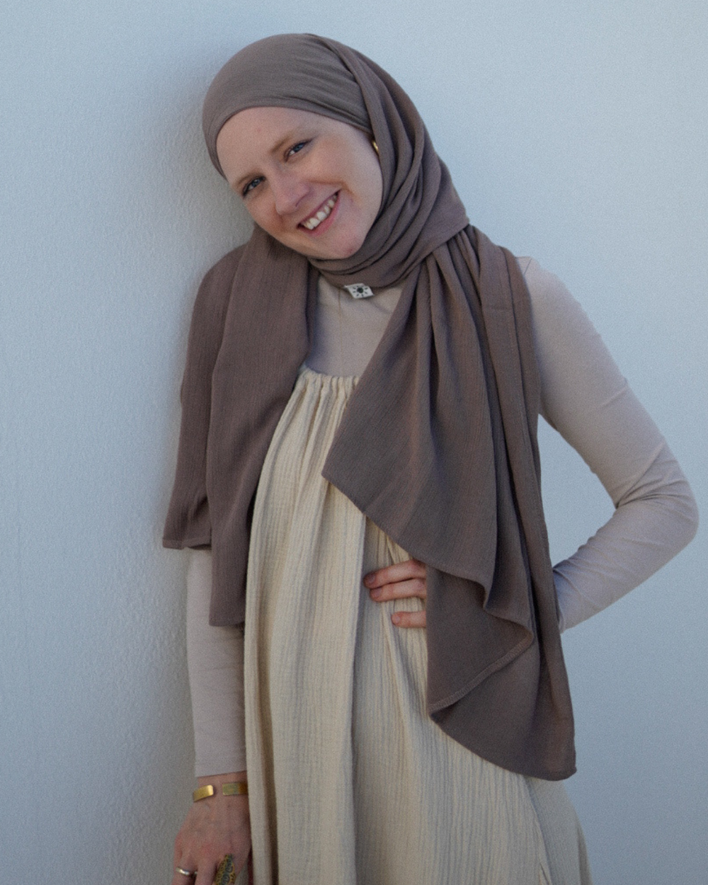 Crinkle Chiffon Hijab aus Viskose und Leinen Deep Taupe - Sandy