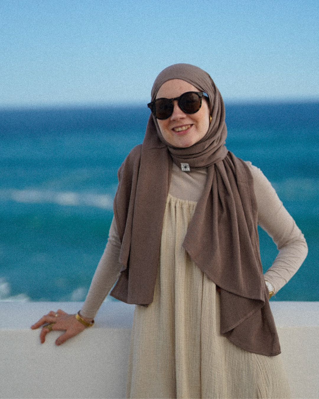 Crinkle Chiffon Hijab "Sandy" aus Viskose und Leinen (Deep Taupe)