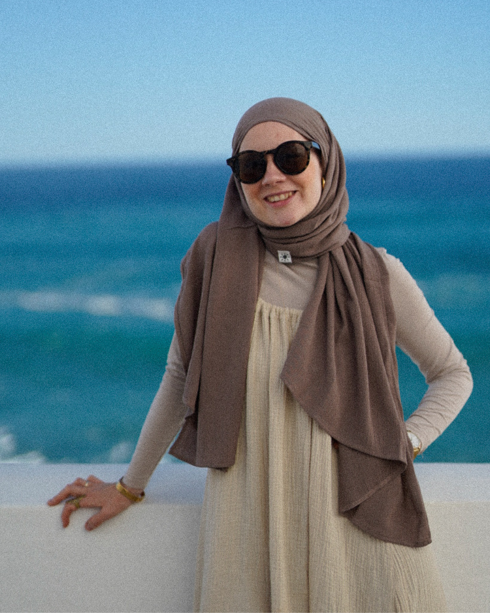 Crinkle Chiffon Hijab aus Viskose und Leinen Deep Taupe - Sandy