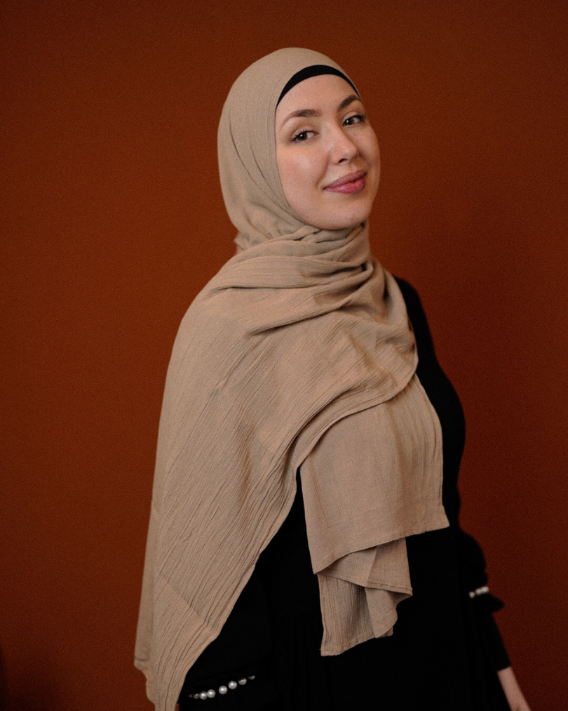 Crinkle Chiffon Hijab "Sandy" aus Viskose und Leinen (Sand)