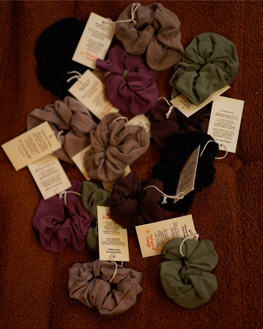 Nature Scrunchie Taupe