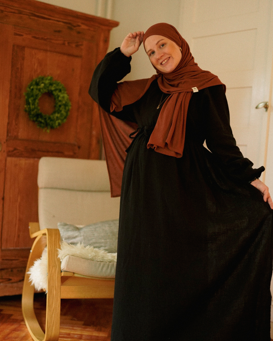Stillfreundliche Wickel Abaya "Lunaria" aus Bio-Baumwolle (Noir)