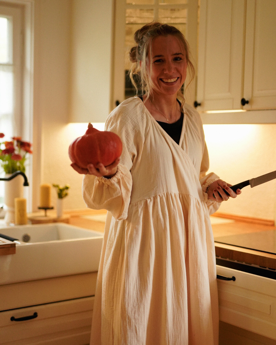 Stillfreundliche Wickel Abaya "Lunaria" aus Bio-Baumwolle (Powder)