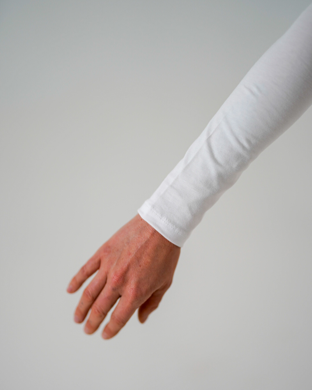 T-shirt basique à manches longues en coton biologique « Yara » (blanc)